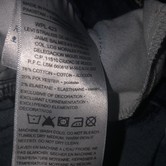 These are natural jeans they’re blue - Picture 4 of 5